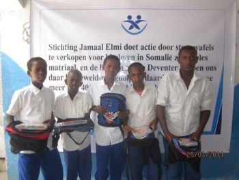 Deventer heeft meer dan 400 weeskinderen geholpen aan lesmaterialen